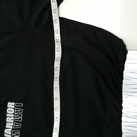 Black, crop, hooded, I am a warrior top - Picture 11 of 13